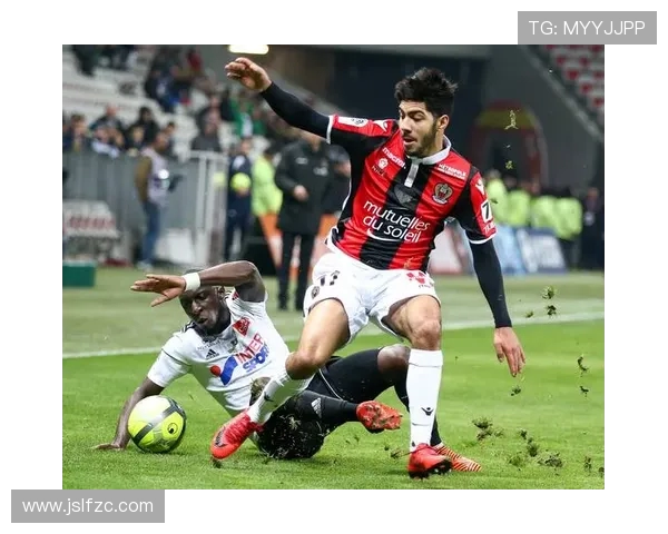 法甲进攻战术深入分析及成功因素探讨