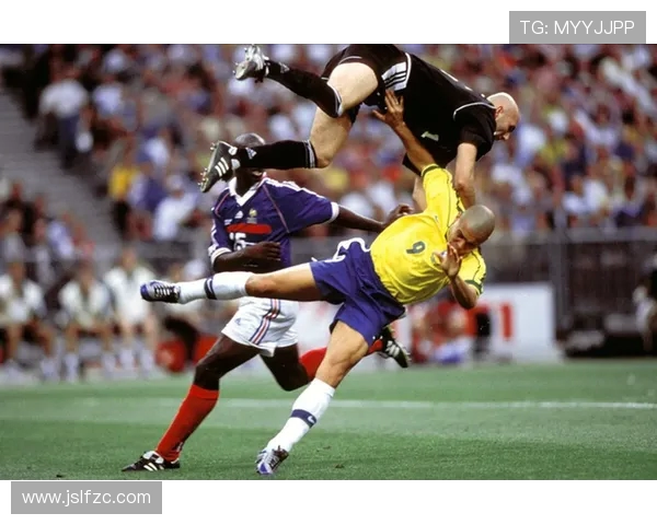 98世界杯经典瞬间回顾 精彩图片素材带你重温那年夏天的辉煌时刻