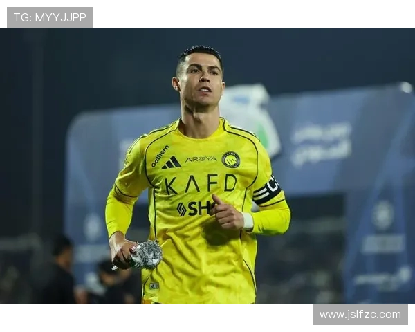 沙特媒体报道C罗周一将进行腿部肌肉疼痛的放射学检查