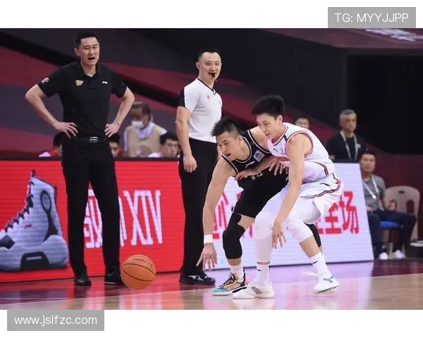 2002年CBA总决赛：八一队三连冠梦碎，上海东方首次登顶