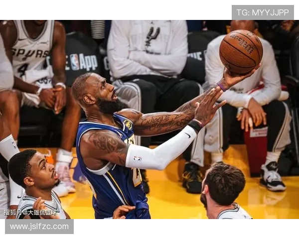 2020年NBA总决赛湖人队击败热火夺得总冠军詹姆斯获FMVP